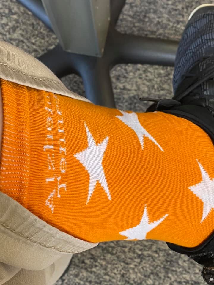 starpt4u's tweet photo. Miranda Cole from #STARPT-#Lexington is wearing her #Tennessee #Alzheimer's socks to raise awareness and show support for "#SockOutAlzheimersDay"! 🧡💜🧡💜🧡

#SockOutALZ https://t.co/64cKeqmNtP