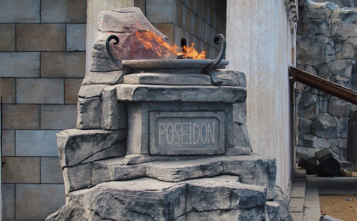 JJParques's tweet image. ¡Poseidon es la gran montaña rusa acuática de @europa_park! Tiene dos caídas increíbles 😱
¿Quieres ver que puesto ocupa en mi TOP de ATRACCIONES del parque? No te lo pierdas en mi nuevo vídeo ➡️ youtu.be/DY0hmlbq5qM