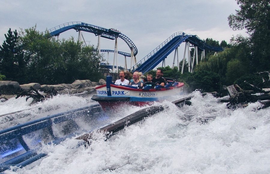 JJParques's tweet image. ¡Poseidon es la gran montaña rusa acuática de @europa_park! Tiene dos caídas increíbles 😱
¿Quieres ver que puesto ocupa en mi TOP de ATRACCIONES del parque? No te lo pierdas en mi nuevo vídeo ➡️ youtu.be/DY0hmlbq5qM