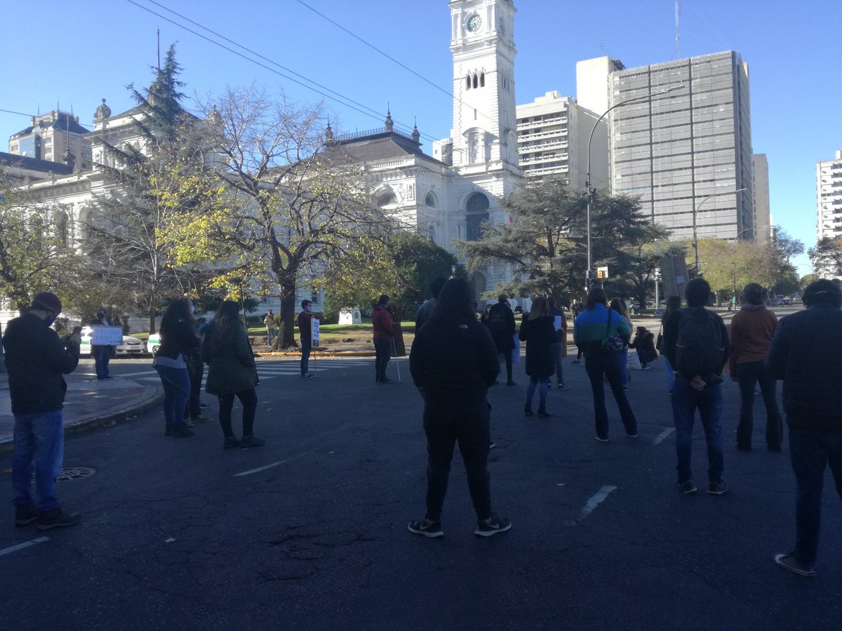 JuntaSede's tweet photo. Cortando 12 y 51 por la reincorporación de los trabajadores de la DGC y E https://t.co/ldJbhWYtdF
