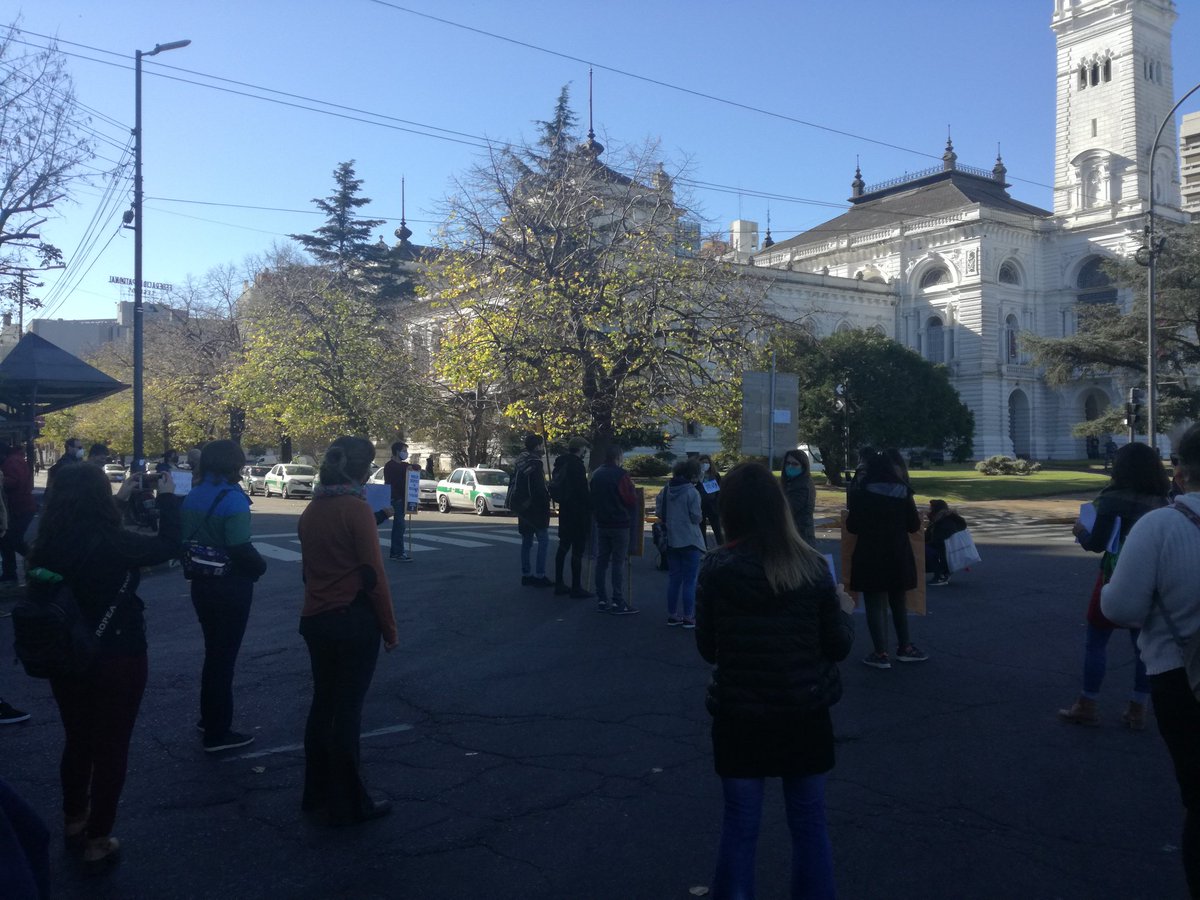 JuntaSede's tweet photo. Cortando 12 y 51 por la reincorporación de los trabajadores de la DGC y E https://t.co/ldJbhWYtdF