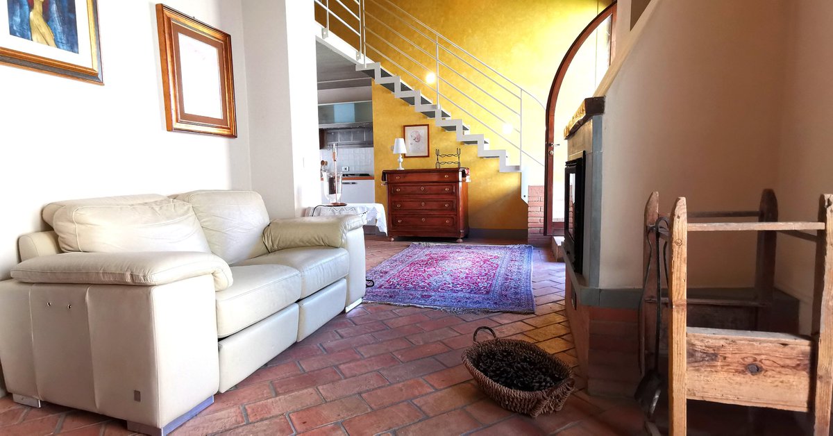 Il Fienile Apartment, modern - rustic design in the middle of Tuscany 🌾
#PodereSantAlessandro
.
.
.
#BorghettoMontalcino #montalcino #loveisborghetto #IamATraveler #travelstories #travelpost #travelcapture #travelmood #roomdecore #hotelroom #designroom #tuscany #dreamtravel