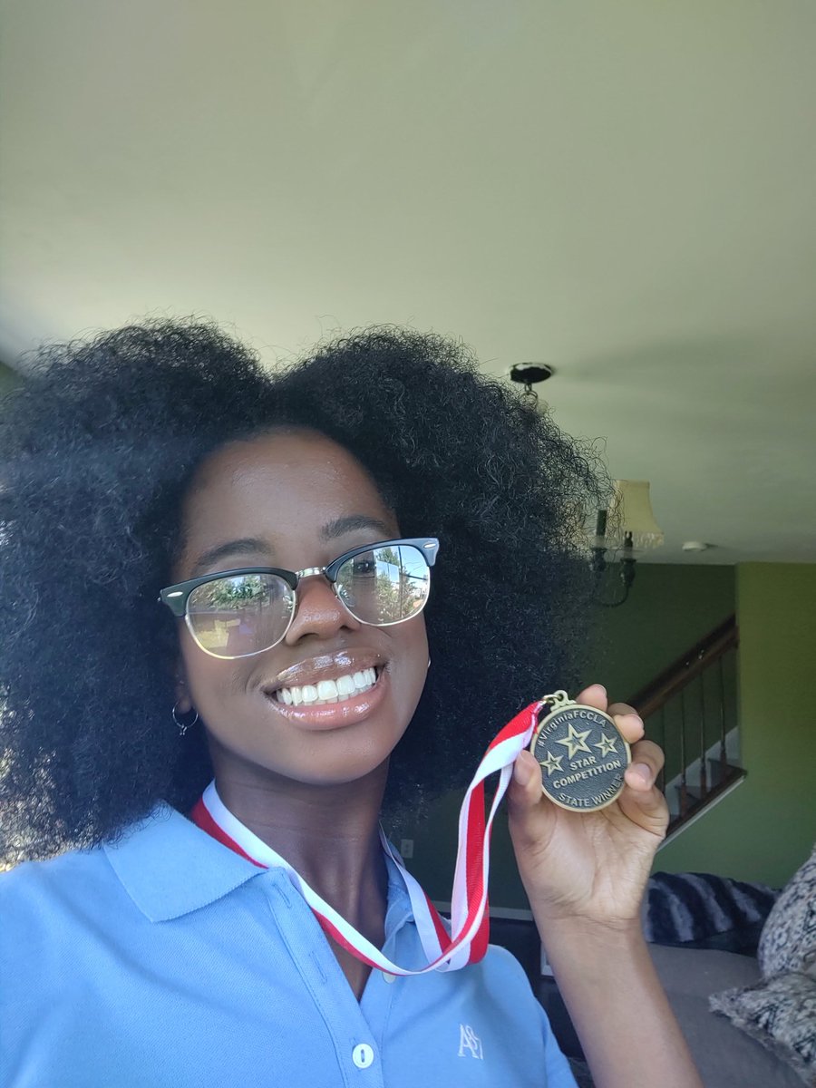 evhsFCCLA's tweet photo. Congratulations to Alexis for earning #gold on her Career Investigation virtual #STAREvent where she explored the physician's assistant #careerpath https://t.co/QUPcKIQC9F