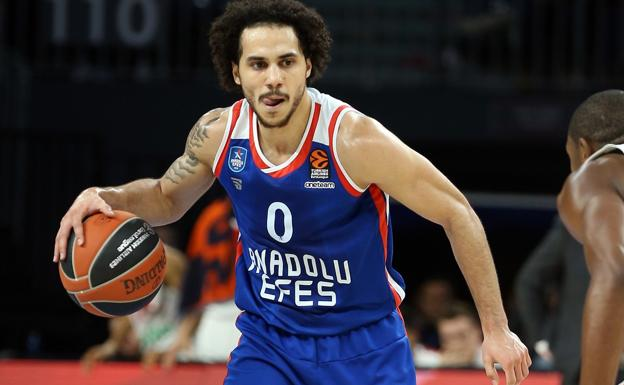 Tener en tu equipo a un jugador como Shane Larkin condiciona y te condiciona. Crear espacios donde él pueda obtener ventajas de forma rápida para seguir explotándolas durante el ataque.

Sito le concedía los primeros 10 " de cada ataque.

ABRO hilo con 1⃣2⃣ situaciones de EFES