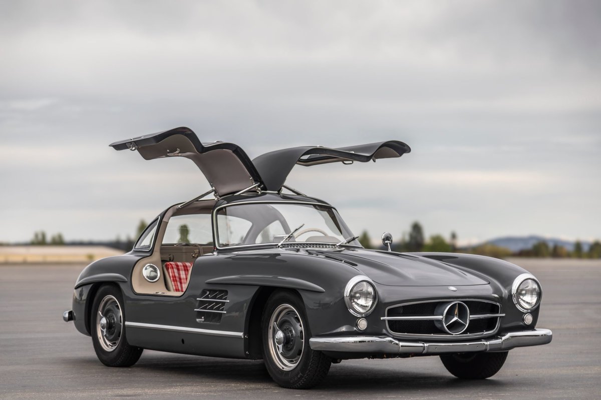 HYPEBEAST's tweet photo. This near-perfect 1956 Mercedes-Benz 300SL Gullwing is set to fetch millions at auction.
Photo: Bring A Trailer https://t.co/fnuviy12qB