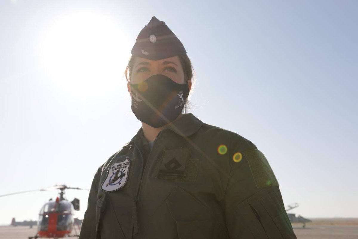 RossiAgustinOk's tweet photo. Día Histórico| La Teniente Sofia Vier se convirtió hoy en la primera mujer de la Fuerza Aérea Argentina en realizar su “Vuelo Sola” en el Pampa II. Es un orgullo para nuestras Fuerzas y un ejemplo para todas las  mujeres que eligen la carrera militar. ¡Felicitaciones! https://t.co/7qsxPxUi6o