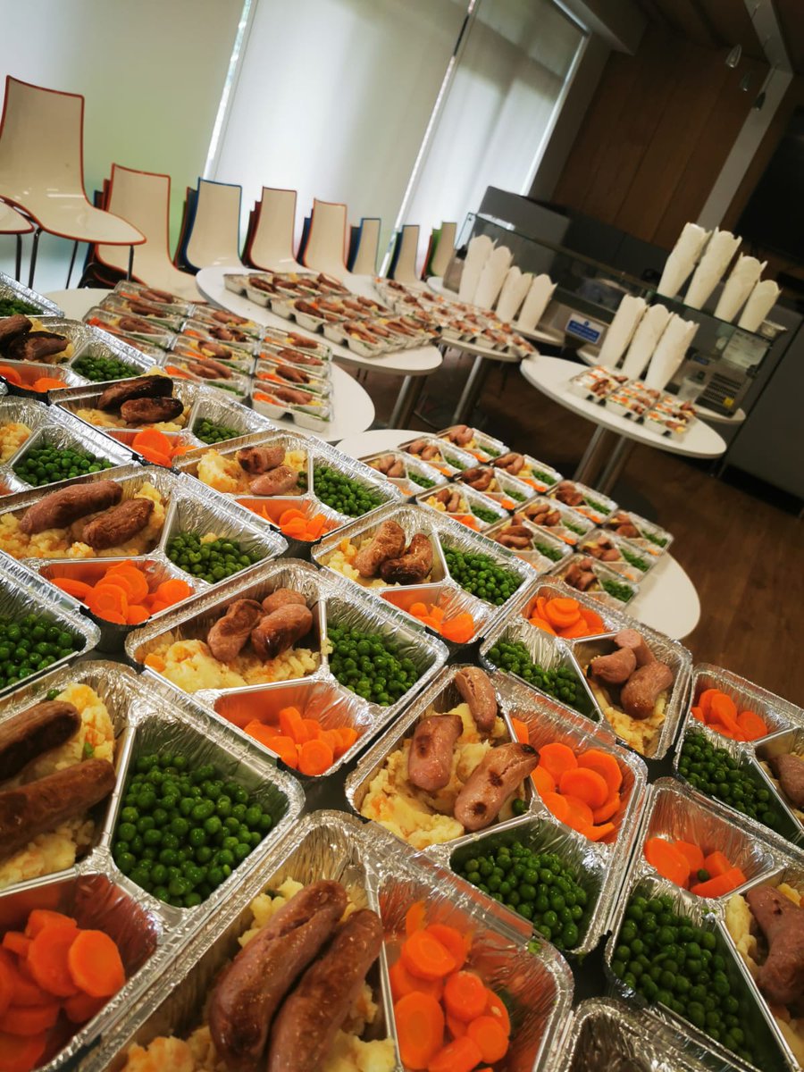 Today's hot meal delivery of 101 sausage and potch dinners with vegetarian options available have all been delivered to our resident. We hope you enjoy them.