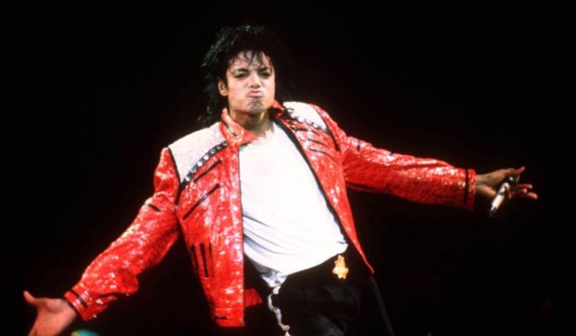 5. dans les années 90, michael jackson était prêt à racheter les droits de marvel comics pour pouvoir jouer spider man dans un film qu'il aurait produit par la suite