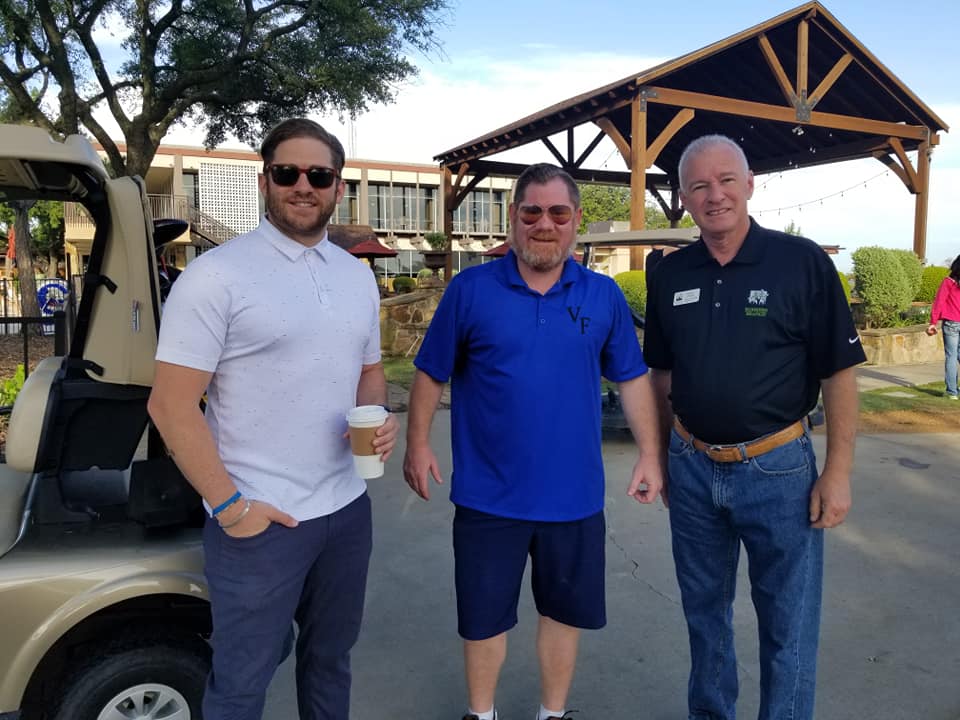 FBChamber's tweet photo. First Chamber Golf Tournament in DFW has officially began! 
#ourfutureisbright #farmersbranchtx #buildingbusinesses https://t.co/2QaiWCGrjG