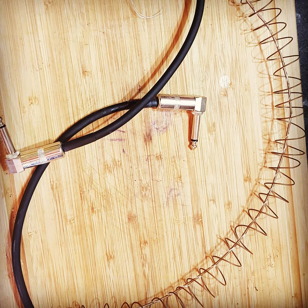 SpiritExpedient's tweet photo. Todo tiene un final... Se acabó😢😪... JODER😥😢 #adios #serompio #despedida #despedirse #nuevaetapa #fin #portalbox #rota #final #spiritbox #ghostbox #misterio #paranormal #psicofonias #hastasiempre #miercoles #triste #FelizMiercoles https://t.co/UBYUah4nPz