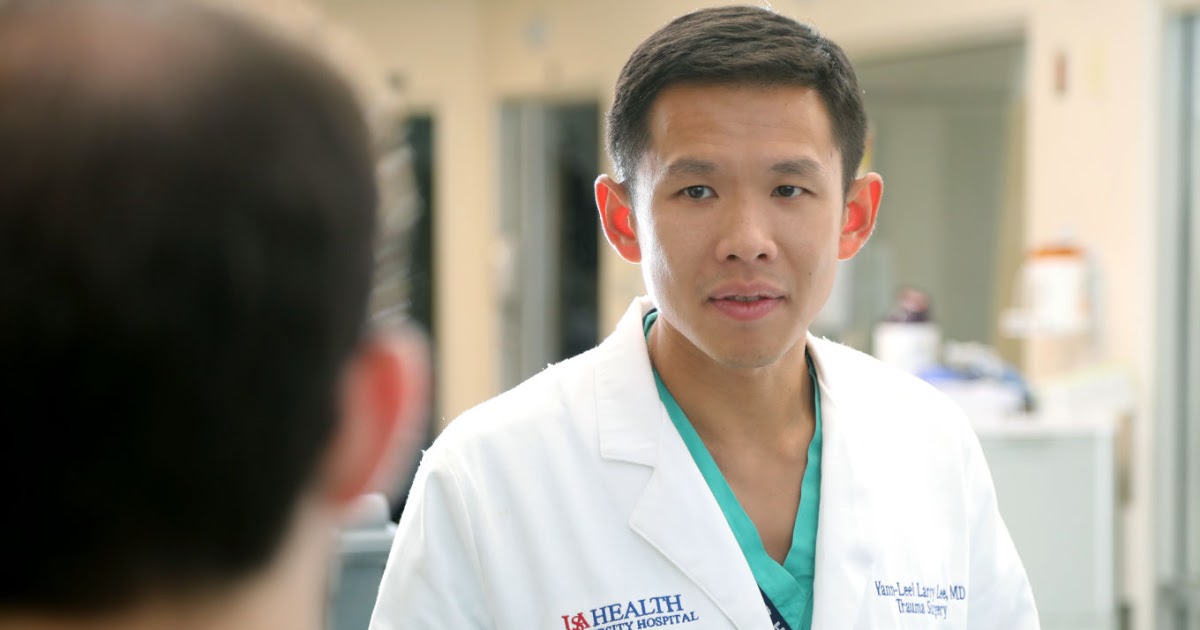 Larry Lee, M.D., assistant professor of surgery at the USA College of Medicine, was recently awarded an American Association for the Surgery of Trauma Research and Education Fund Trauma Critical Care Scholarship for the 2020-2021 academic year.
medschoolwatercooler.blogspot.com/2020/05/lee-re…