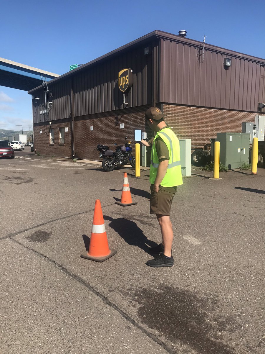 Duluth &lt; 2 year drivers get training on blind spots from co-chair Kris Hanson. Make sure to Rock N Roll at intersections. <a href="/TJMinneapolis/">Tony Johnson</a> <a href="/JTheisen6/">JTheisen</a> #npsafetyaware #11stepduluthdivision