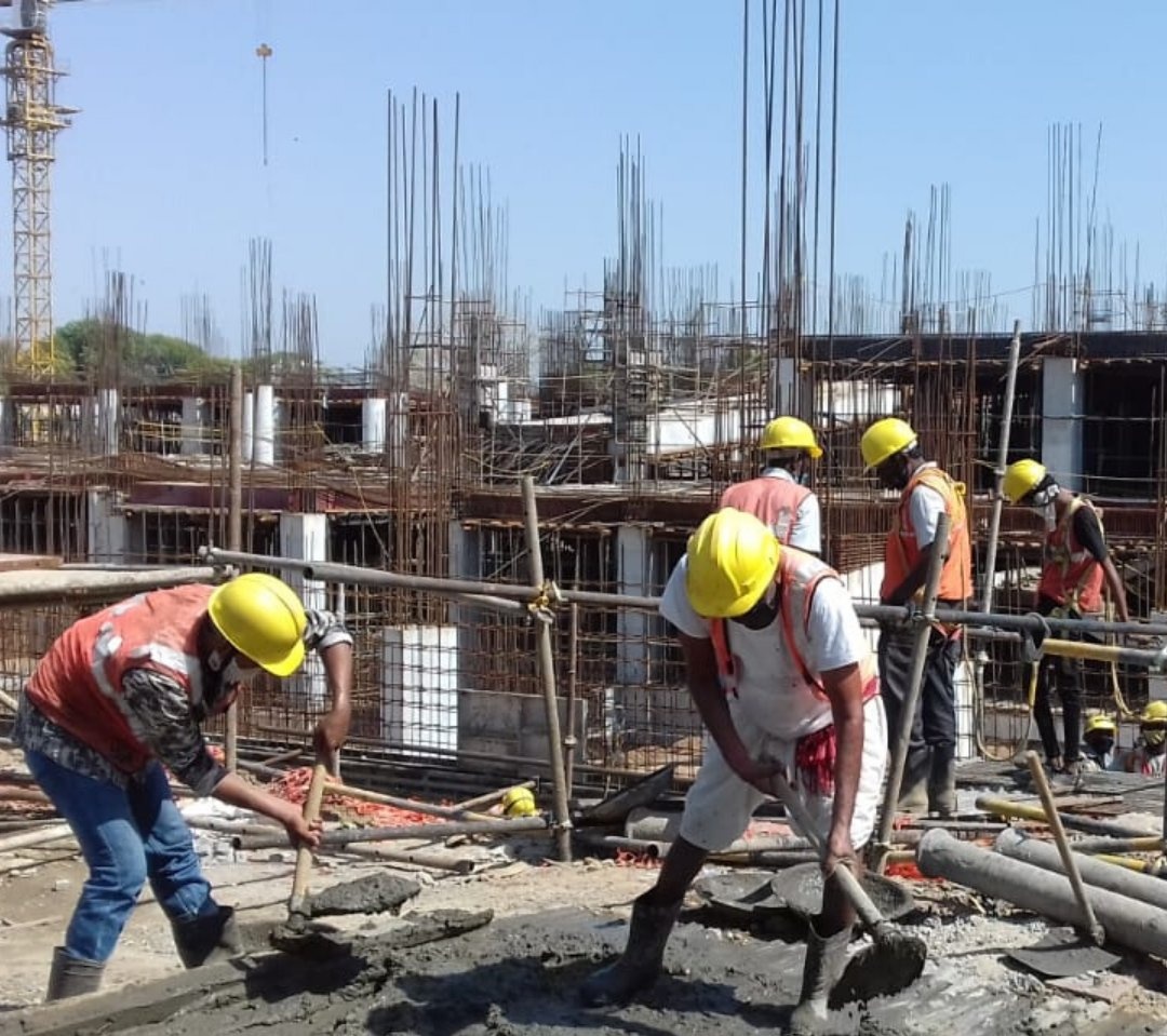 TheInfraIndia's tweet photo. Bullet Train Project Update

The Mumbai-Ahmedabad High-Speed Rail will cover a distance of 508 km in about two hours (approx.). #MAHSR will have a total of 12 stations and would run with a maximum speed of 320 km/h.

 #NHSRCL #BulletTrainIndia https://t.co/K48vFbCCdw
