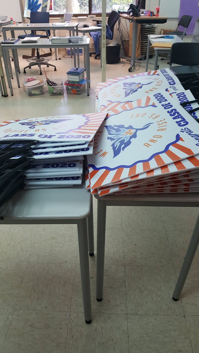 BelmoreTara's tweet photo. ABEC Graduation Commitee, hard at work! So proud of their creativity and flexibility to celebrate our graduates! 👩‍🎓👨‍🎓 #phoenixrising @dawn22017 @gbeeck1 @BBurns_ABEC @LisaMahowald https://t.co/NtLbRhoT6n