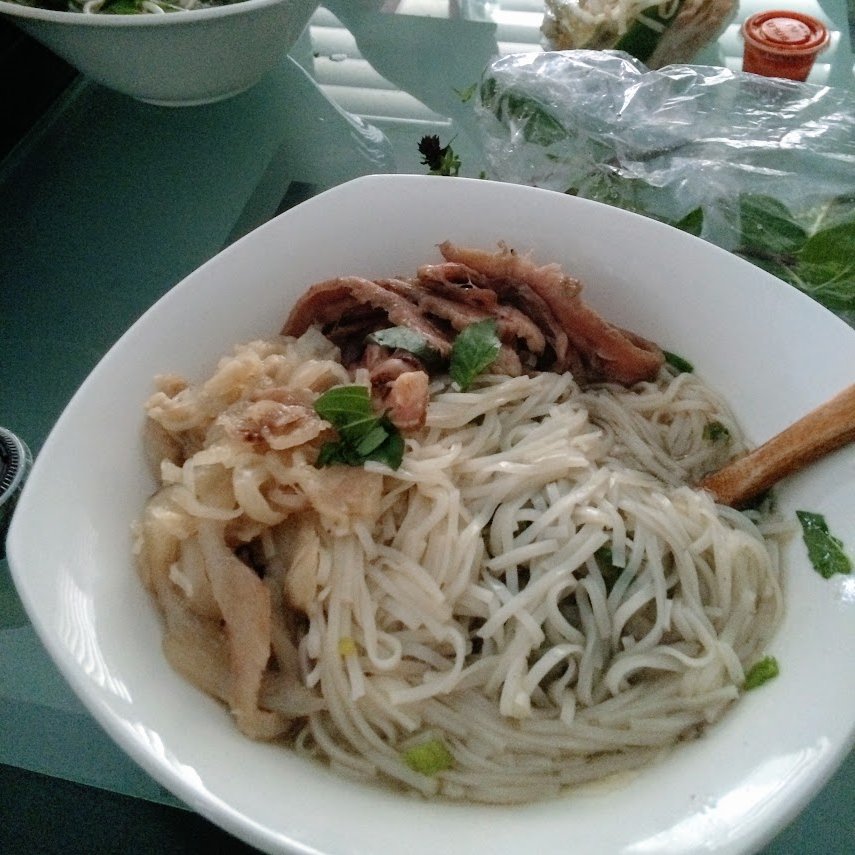 CharlesTam's tweet photo. @AirCanada Voila! My #StayHome #noodle lunch for today! My #pho went from take-out container to big bowl ...enhanced with extra meat on-the-sides + extra basil! @PhoFusionNM is a family-owned #LocalBusiness so give 'em a try! https://t.co/44zL0uFf8G :) #TakeOutWednesday #ACTakeoutToTakeoff https://t.co/bc9Ji07MTF