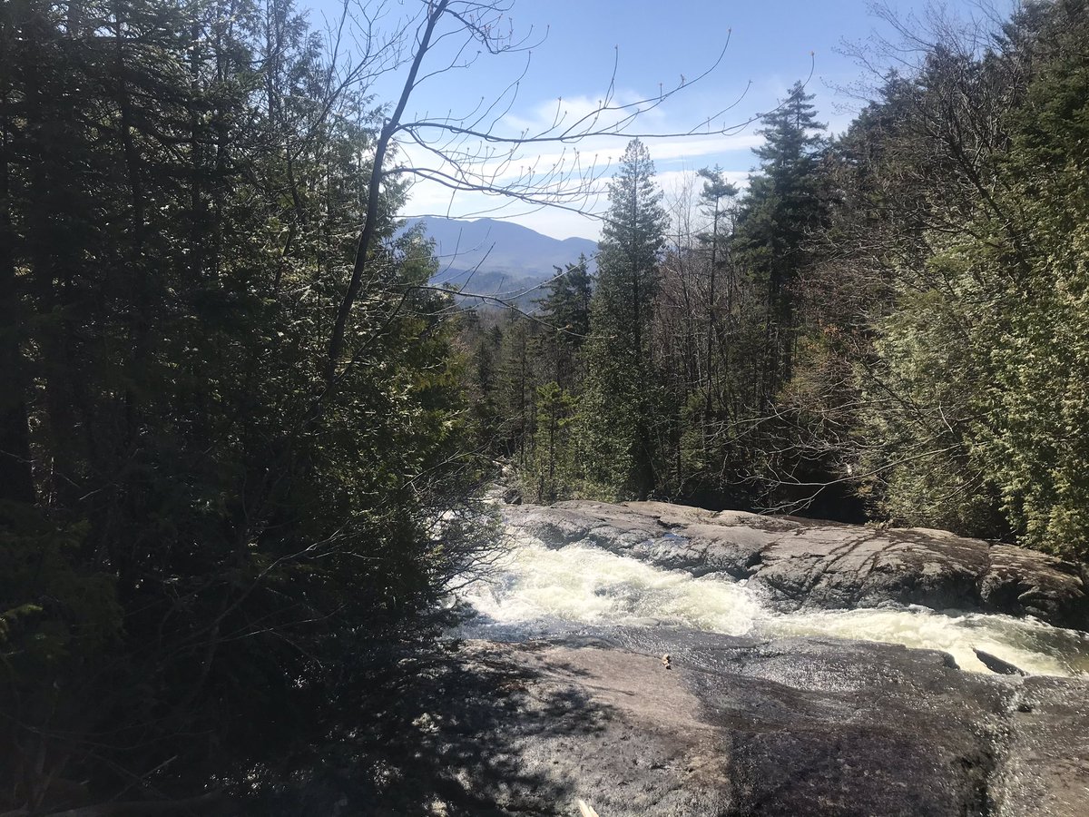 pcheech17's tweet photo. Despite being awestruck by the shear beauty, hiking above 3000 on the Santanoni Range would offer a wide range of obstacles on this day; snow, ice, and running meltwater. #adirondacks #adirondack46er #adkoutdoors https://t.co/OOl8vTciM4