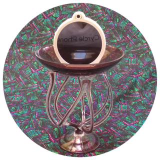 CyrclePhone's tweet photo. At Cyrcle Phone, we find and make our own pedestals. Aspire and work to reach where you want to be. 
💙💜💚
 #cyrclephone #benonrectangular #innovativedevice #smallbusiness #glassart #smartphone #aspire #beautiful #technology #design #andriod #create #fashion #innovation #circle https://t.co/ndsAzTm3AQ