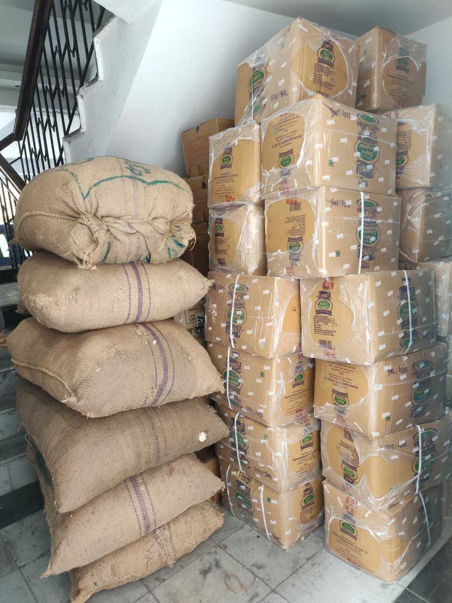 biloopto's tweet photo. #AmphanSuperCyclone #AmphanSuperCycloneRelief #BiLoopTo
Leaving for Madhobkathi with
Milk Packets-300 kgs,Cheera-300 kgs,Sattoo-300 kgs,Chola-300 kgs,Sugar-300 kgs,Horlicks-350 kgs,Soap-300 pcs,Sanitary Napkins-650 packets,ORS-5000,Bleaching powder-150 kgs,Mask-3000 pcs https://t.co/AKabBjiTxo