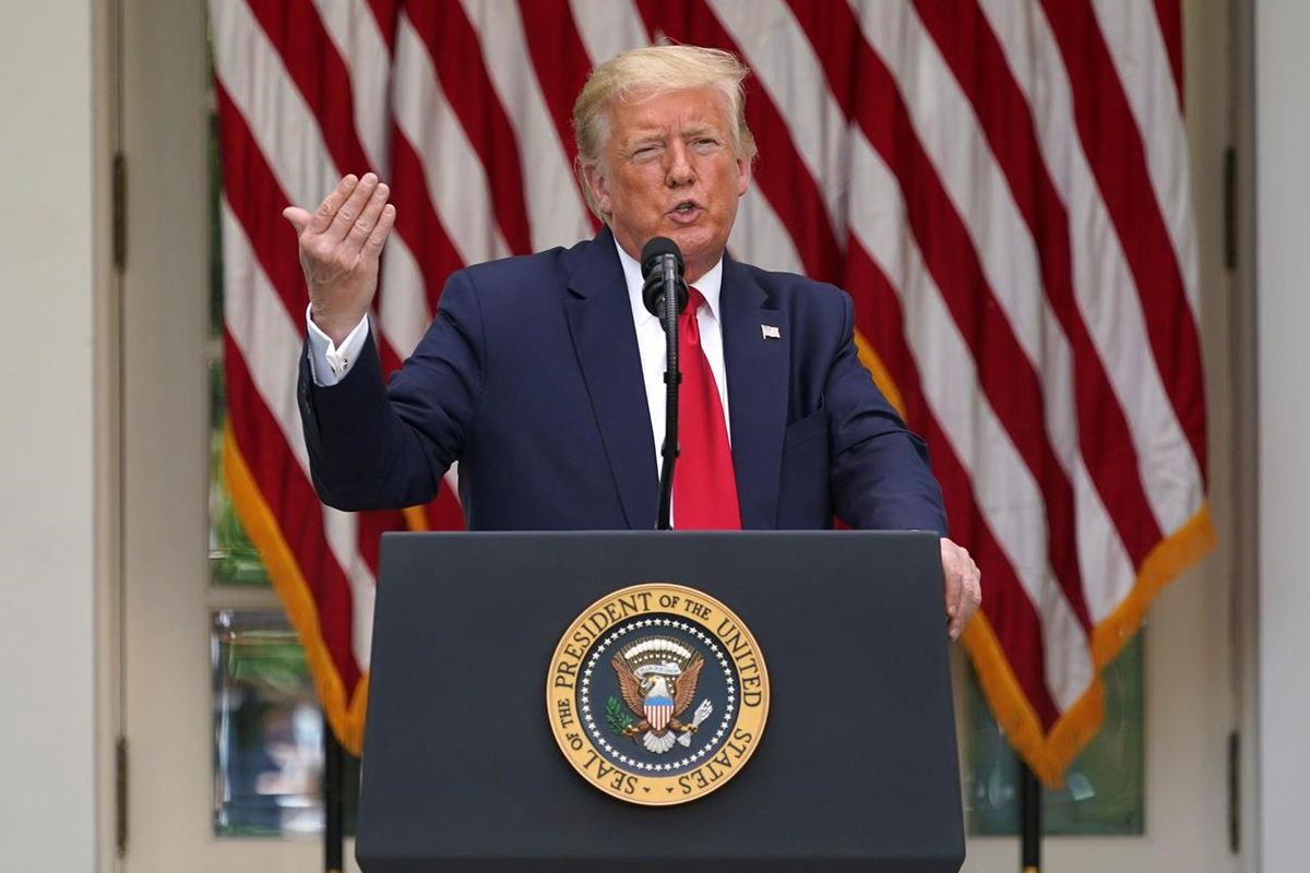 globeandmail's tweet photo. Trump threatens to regulate or shut down social media companies after Twitter adds fact-checking warning to tweet https://t.co/H5qJR7qQUT @GlobeTechnology https://t.co/sIFCzeTAwt