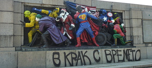 6 The vandals have addressed various political and social topics, both local and international. The first one in 2011 challenged the trend of Bulgarian Americanophilism by painting the figures as American cultural icons. The composition was called “In Step with the Times.”