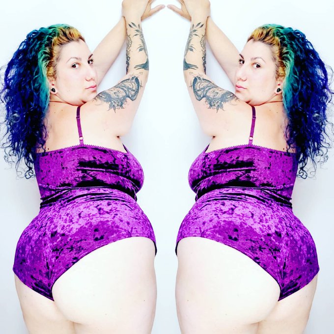 Soft velvet curves. #Plussizemodel #plussizefashion #plussizebeauty #bbw #thicc https://t.co/QJcJDCQ<a href="/tag/plussizemodel"class="tags">#Plussizemodel</a><a href="/tag/plussizefashion"class="tags">#plussizefashion</a><a href="/tag/bbw"class="tags"><span>#bbw</span></a><a href="/tag/plussizebeauty"class="tags"><span>#plussizebeauty</span></a><a href="/tag/thicc"class="tags"><span>#thicc</span></a>