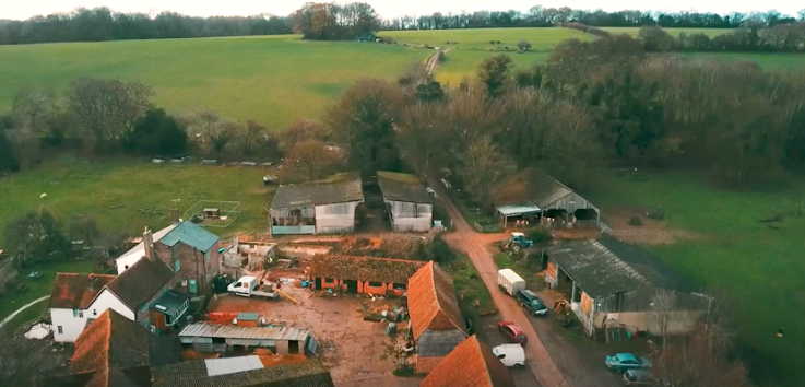 ChilternsCCC's tweet photo. We're super excited to be taking part in @OpenFarmSunday virtually this year, with our farmer cluster members already busy filming tours for you to enjoy on June 7th! In the meantime, enjoy this great video from one of our farmers: https://t.co/VdaEHSrQYw #LOFS20 #fieldtofork https://t.co/TBQnHMWlH2