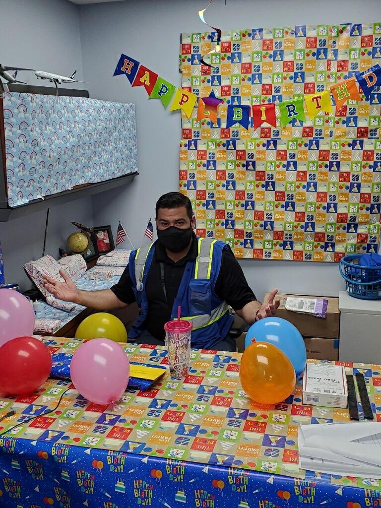 Happy Birthday Fawwad!! 🎂🎉<a href="/weareunited/">We Are United</a> #UnitedTogether <a href="/wingualker/">Fawwad Toor</a> <a href="/jabbottx5/">Jeff Abbott</a> <a href="/NickStrope1/">Nick Strope</a> <a href="/charlie_mohl/">Charlie Mohl</a> <a href="/ClemsBombaire/">Clems Bombaire</a> @BUZZBEAA <a href="/AirDrewUA/">Andrew</a>