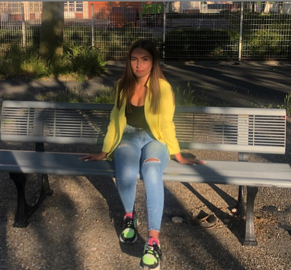 nudes_amalya's tweet photo. Salut c'est mon anniversaire et pour vous remerciez de m'avoir suivis je vous fais un concours ❤️💋

Gagne ton plan cul avec moi avec déplacement offert, ainsi qu'un VIP ( nudes &amp; sexcam illimité  ) 

Pour participer il faut RT et être abonnés+notif résultat dans 1 semaine . 🥰 https://t.co/8dbcV3f8Fa