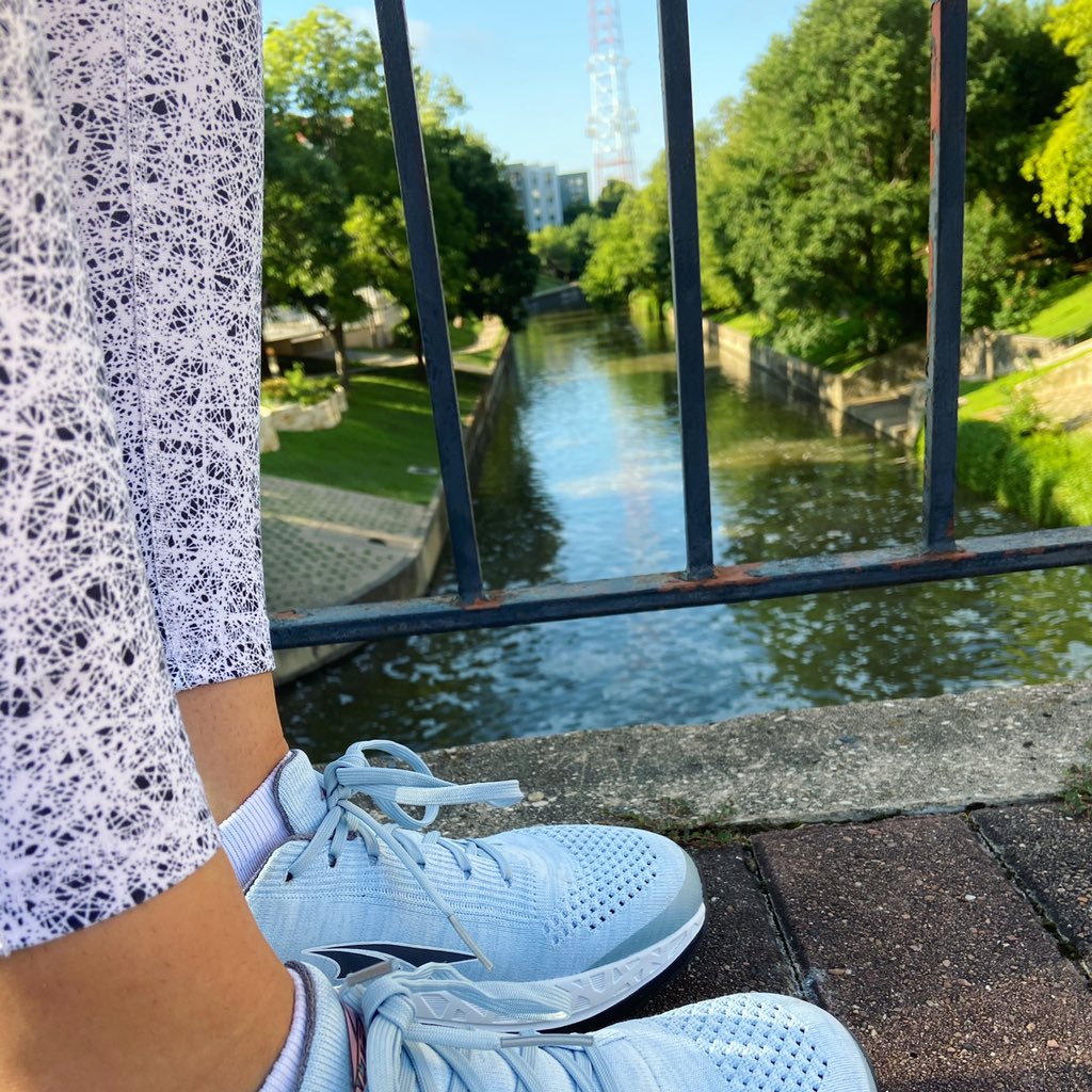 flormsalas_'s tweet photo. Keep Calm &amp; Take a Run or a Walk-YOUR CHOICE! Take advantage of the beautiful trails here in #SanAntonio #runningmotivation @altrarunning https://t.co/r1QKtKYvCd