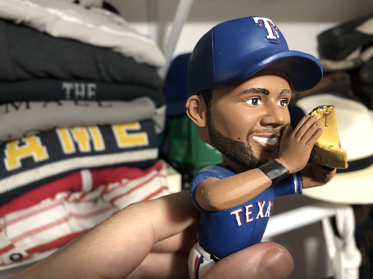 next up: its the Adrián Beltré /  @ElvisandrusSS1 “Best Friends” bobblehead set. This two-pack goes to benefit Homeless Nexus.  http://rover.ebay.com/rover/1/711-53200-19255-0/1?icep_ff3=2&pub=5575378759&campid=5338273189&customid=&icep_item=233601345887&ipn=psmain&icep_vectorid=229466&kwid=902099&mtid=824&kw=lg&toolid=11111