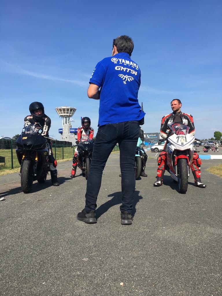 GMT94's tweet photo. 🇫🇷 Le GMT94 est de nouveau présent sur le Circuit Carole aux côtés des jeunes pilotes. 

🇬🇧 GMT94 is once more alongside the new generation on the Carole circuit. https://t.co/eJiH5XDiBu
