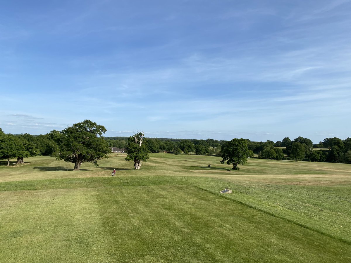 Not a bad view from up on the 2nd tee <a href="/SDPGC/">Stoneleigh Golf Club</a> tonight