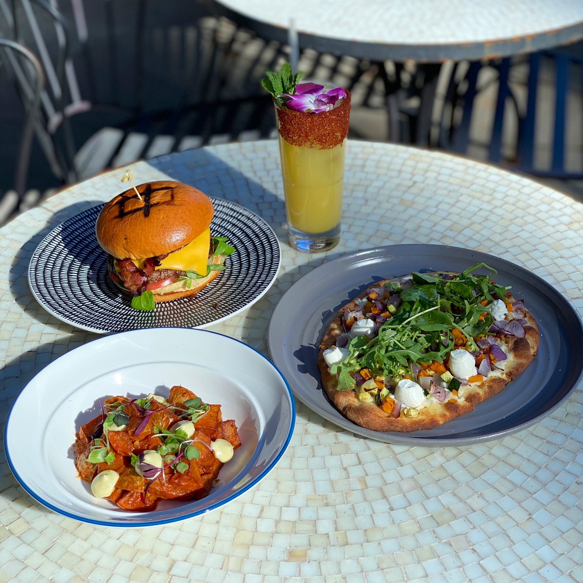 Sunnier times together await... Keep looking forward 🌻🙌🏽☀️