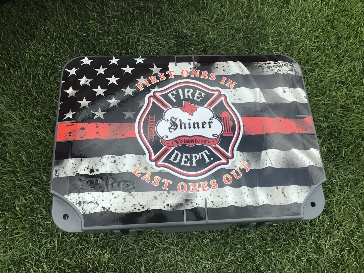 OnSiteDecals's tweet photo. @bluecoolers cooler wrapped and donated to Shiner VFD! https://t.co/bppoD1gcSp