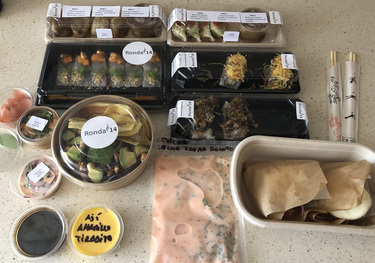 salsadechiles's tweet photo. Seguimos probando comida a domicilio. Hoy uno de nuestros peruanos de fusión favoritos de Madrid: @Ronda14_ de @MarioRonda14. Tiradito con crema de ají amarillo, ceviche con leche de tigre al ají limo, gyozas de anticucho y de langostinos, baos de chicharrones... Muy buen nivel. https://t.co/KVSv2pNy9F