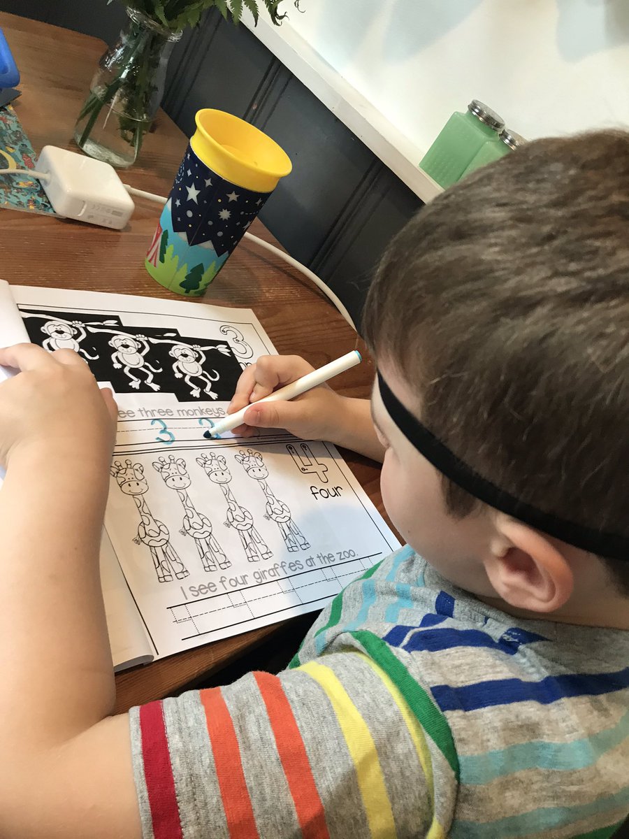 nazlirex's tweet photo. Counting the animals at the zoo is serious work 😉 Do you like his learning accessory, @MrsBauer_BT? #beartavernpride #prekspringintolearning https://t.co/4LLdpnek9l