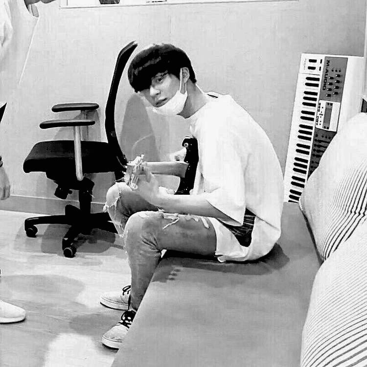 (*2000)

 𝕳ey bro, 𝕹𝖆𝖒𝖊 gun (กันต์)
      𝕴mg jeno 2000’𝖘  just rt˓ แลกฟอล ตามทัก ˒

       🔗 ยพท ลฟตท