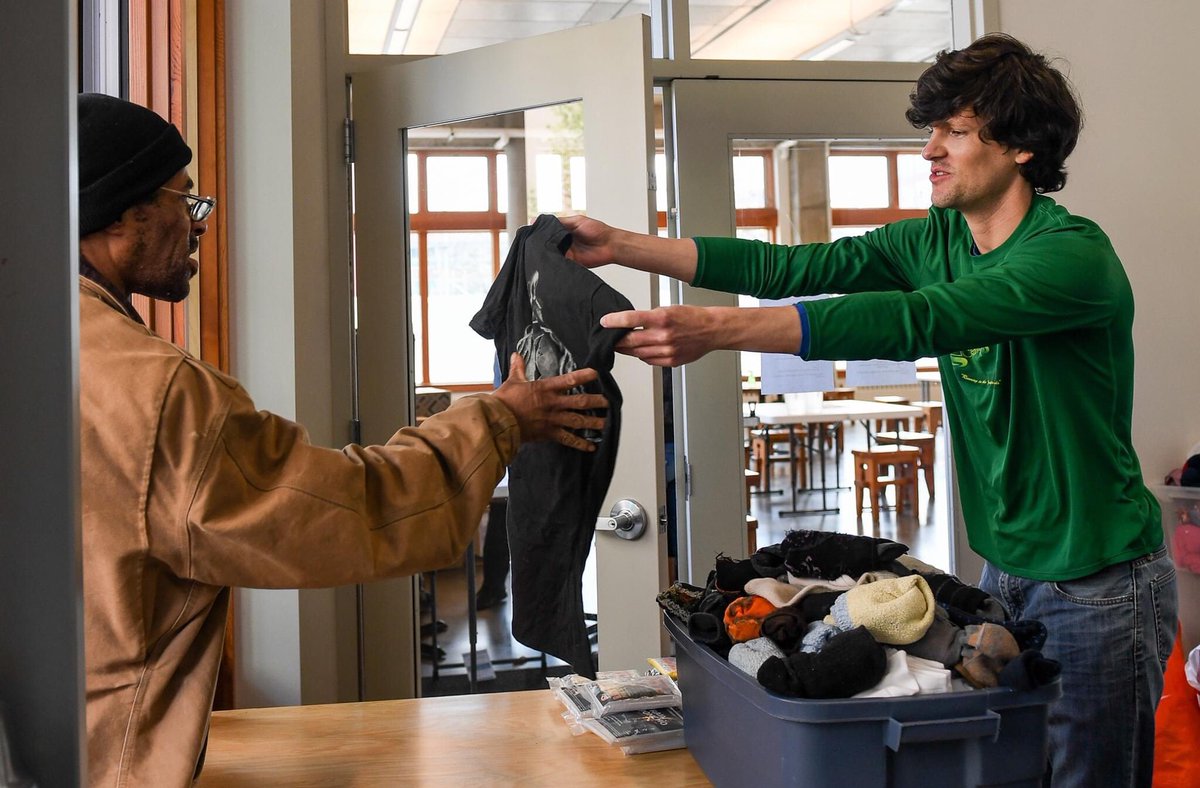 blanchethouse's tweet image. Blanchet House is in dire need of men's clothing! Drop off clean, gently used items at 310 NW Glisan. Purchase items from our Amazon wish list amzn.to/36C1FUr. 
More information at BlanchetHouse.org/Get-Involved.

Note: This is an older pre-mask photo. :)