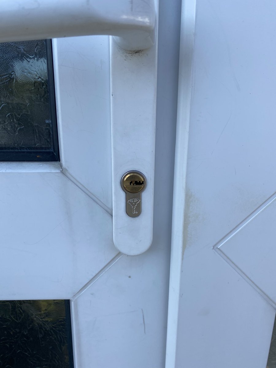 KeySurgery's tweet image. Upgraded an elderly ladies cylinder earlier today. She kept leaving the key in the door and the family and carers couldn’t get in. Can also do key and key which allows access from outside even with the key left inside.