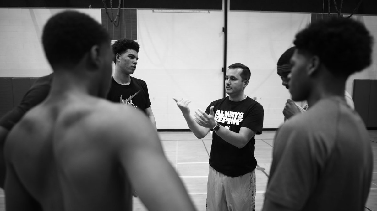 DistrictBC's tweet image. Happy Birthday to Coach Chris Oram! 🎈🎉

Grateful for all that you have done and continue to do for our #OwnYourProcess family!

Sending love from all your DBC Family! 

#EnjoyYourDay