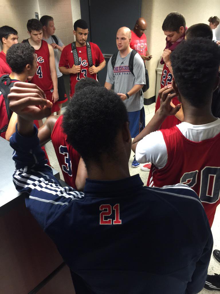 MeetMeOnDaBench's tweet image. College Coaches if you didn’t get our email and need access to our virtual recruiting book.

Follow @DistrictBC

Hit us up for access | DM Your Info #OwnYourProcess #ELivePeriod #TheDistrictWay