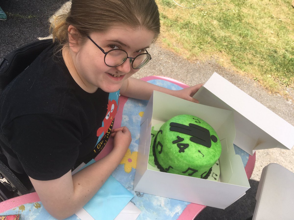 Thank you for my birthday wishes!! I totally loved my <a href="/billieeilish/">billie eilish</a> cake!
