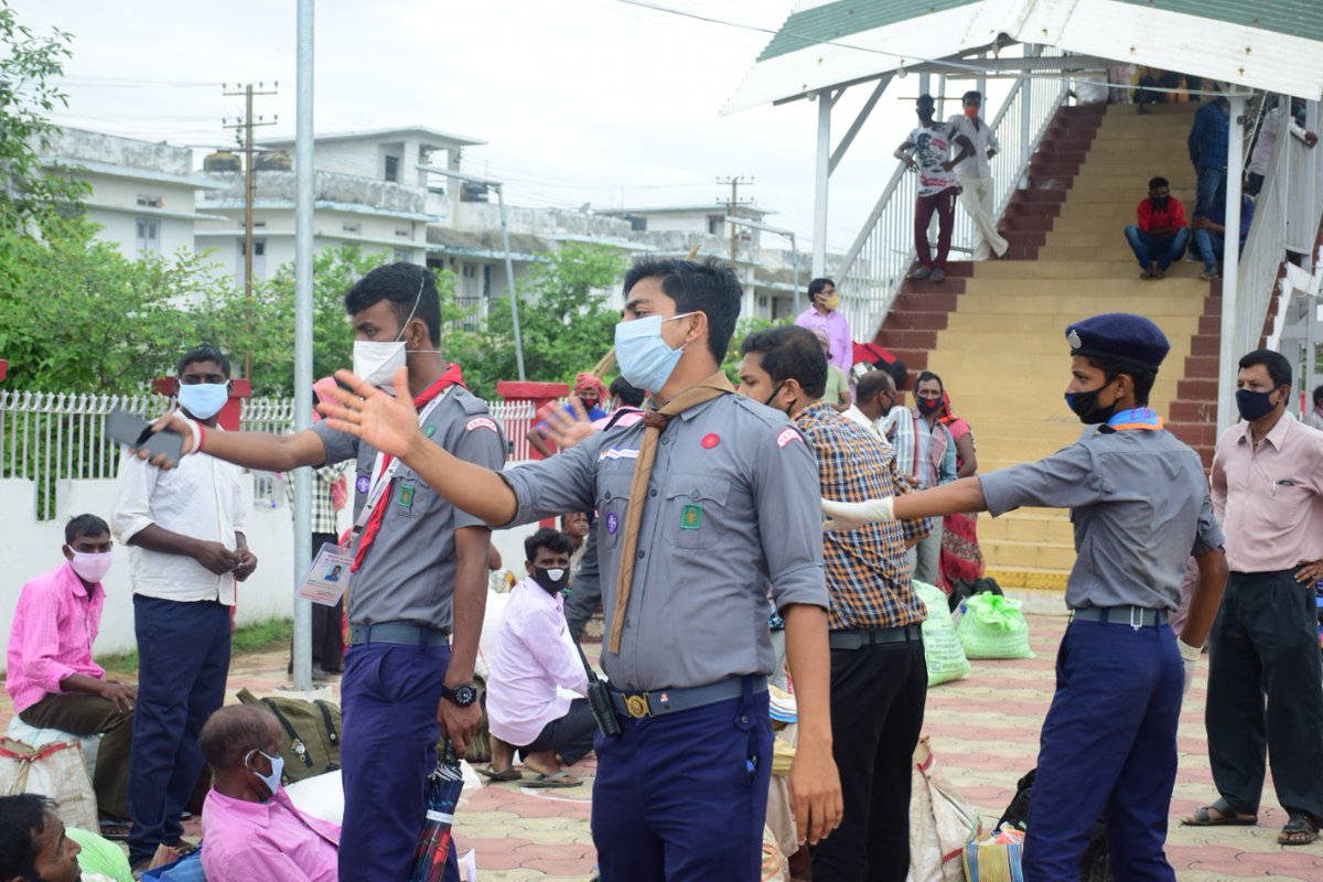 ParbatRuby's tweet photo. Detailment of Rovers and Rangers of BSG Tripura at jirania Railway station for proper boarding of labour's.@bsgnhq @rkkaushik2012 @krishnaswamy68 @Darshana031 @KirenRijiju @YASMinistry @ScoutinginAPR @WAGGGSAsiaPac @nicolagrinstead @gracetyl77 @BearGrylls https://t.co/S32IjJcyvO