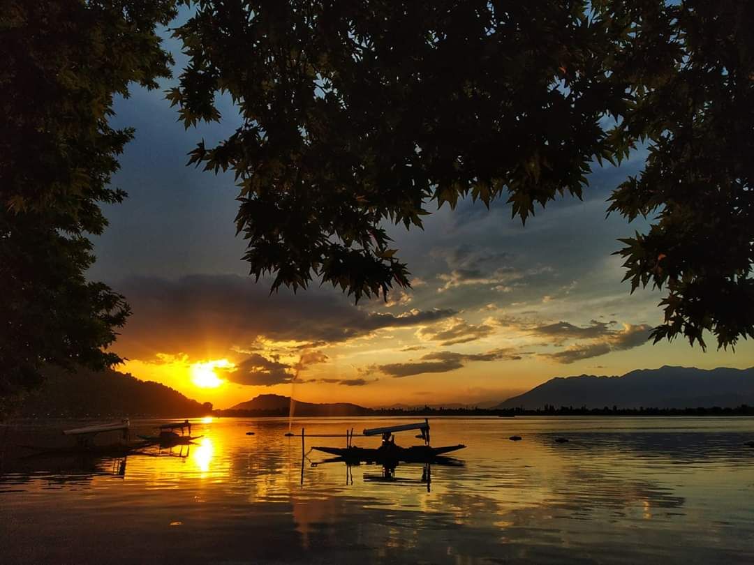 KashPhotoClub's tweet photo. "Perhaps the only difference between me and other people is that I've always demanded more from the sunset. More spectacular colors when the sun hit the horizon. That's perhaps my only sin."
  
    — Lars von Trier

Photo by Suha Vaqar Khan

#Kashmir
#KPC
#KashmirPhotographyClub https://t.co/uOJaIFnF7W