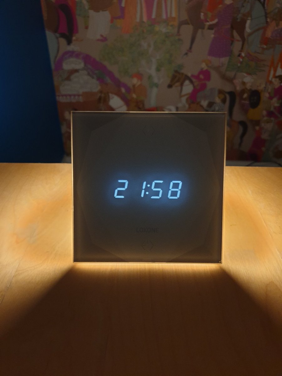 loxonelondon's tweet image. Some pictures from a recent @LoxoneUK project we did in London. Nice use of the Touch Surface etched into the bathroom tiles, for when you need to turn up the volume during your morning shower! #realsmarthomes #createautomation