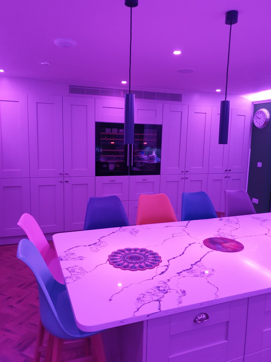 loxonelondon's tweet image. Some pictures from a recent @LoxoneUK project we did in London. Nice use of the Touch Surface etched into the bathroom tiles, for when you need to turn up the volume during your morning shower! #realsmarthomes #createautomation