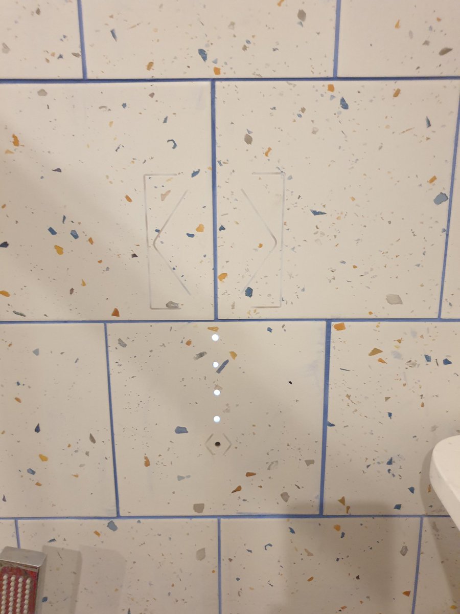 loxonelondon's tweet image. Some pictures from a recent @LoxoneUK project we did in London. Nice use of the Touch Surface etched into the bathroom tiles, for when you need to turn up the volume during your morning shower! #realsmarthomes #createautomation