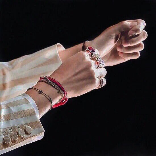 let’s appreciate the way taehyung’s rings compliment his hands soo well; a pretty thread