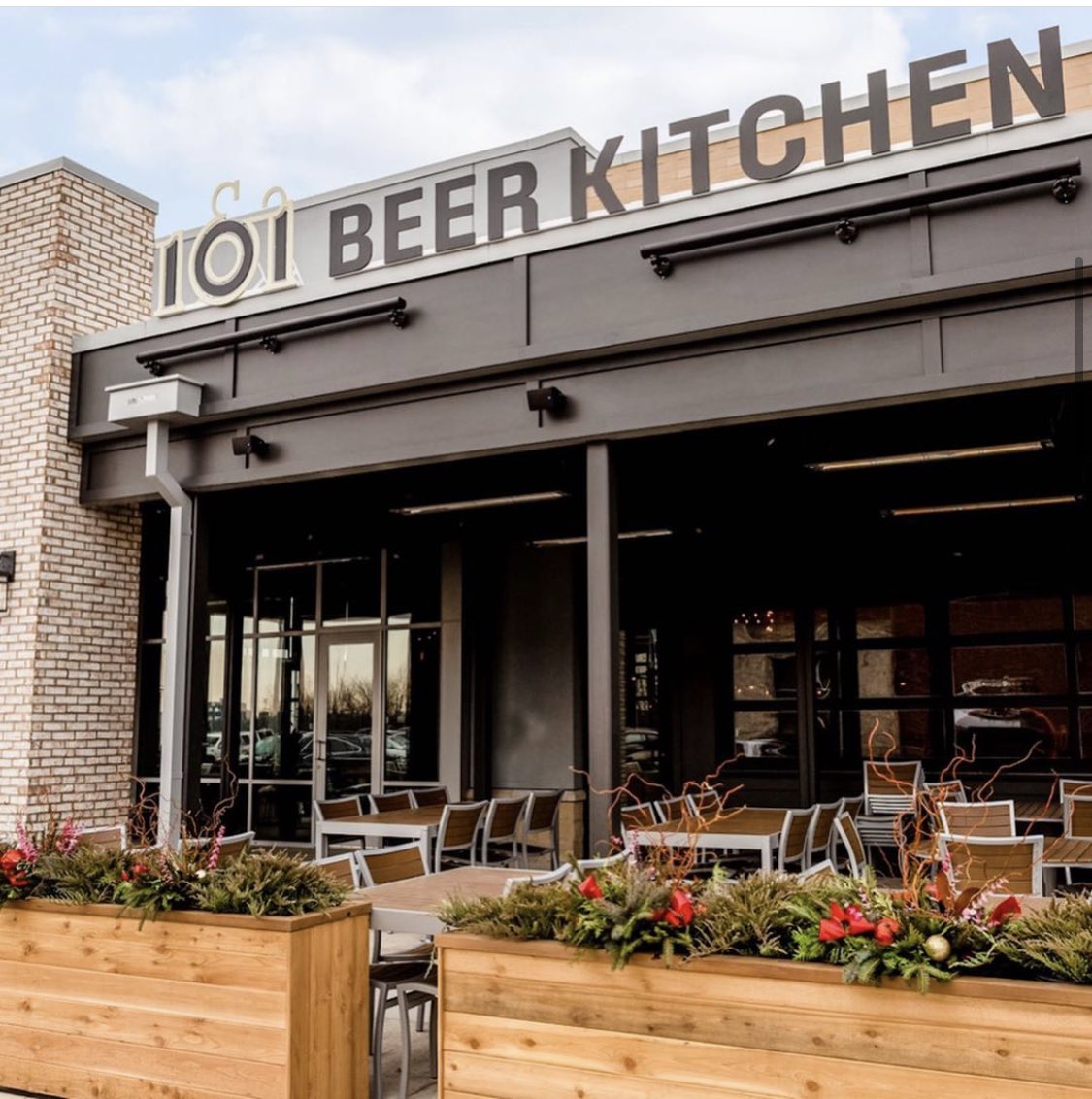 Hey #FishersIN! Have you had a chance to enjoy all of our outdoor space now that the weather is finally playing nice? Make your reservation and get out there!🎉🍻