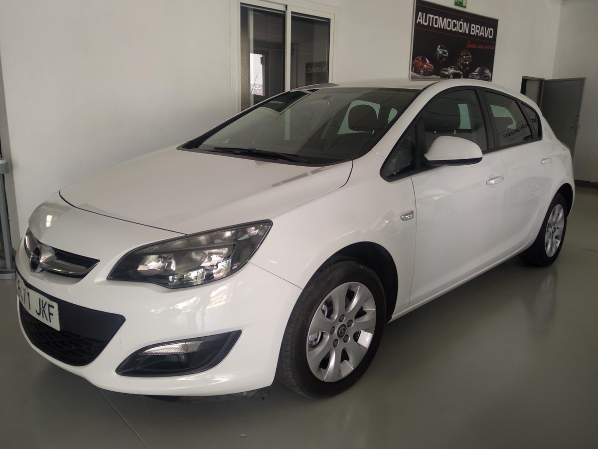 AutomocionBravo's tweet photo. Opel Astra 1.6 cdti 110cv 2016 8.400€. 
Para mas información 968472822 628855922 https://t.co/ooRIM3t6C7